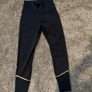 Virus compression tights
